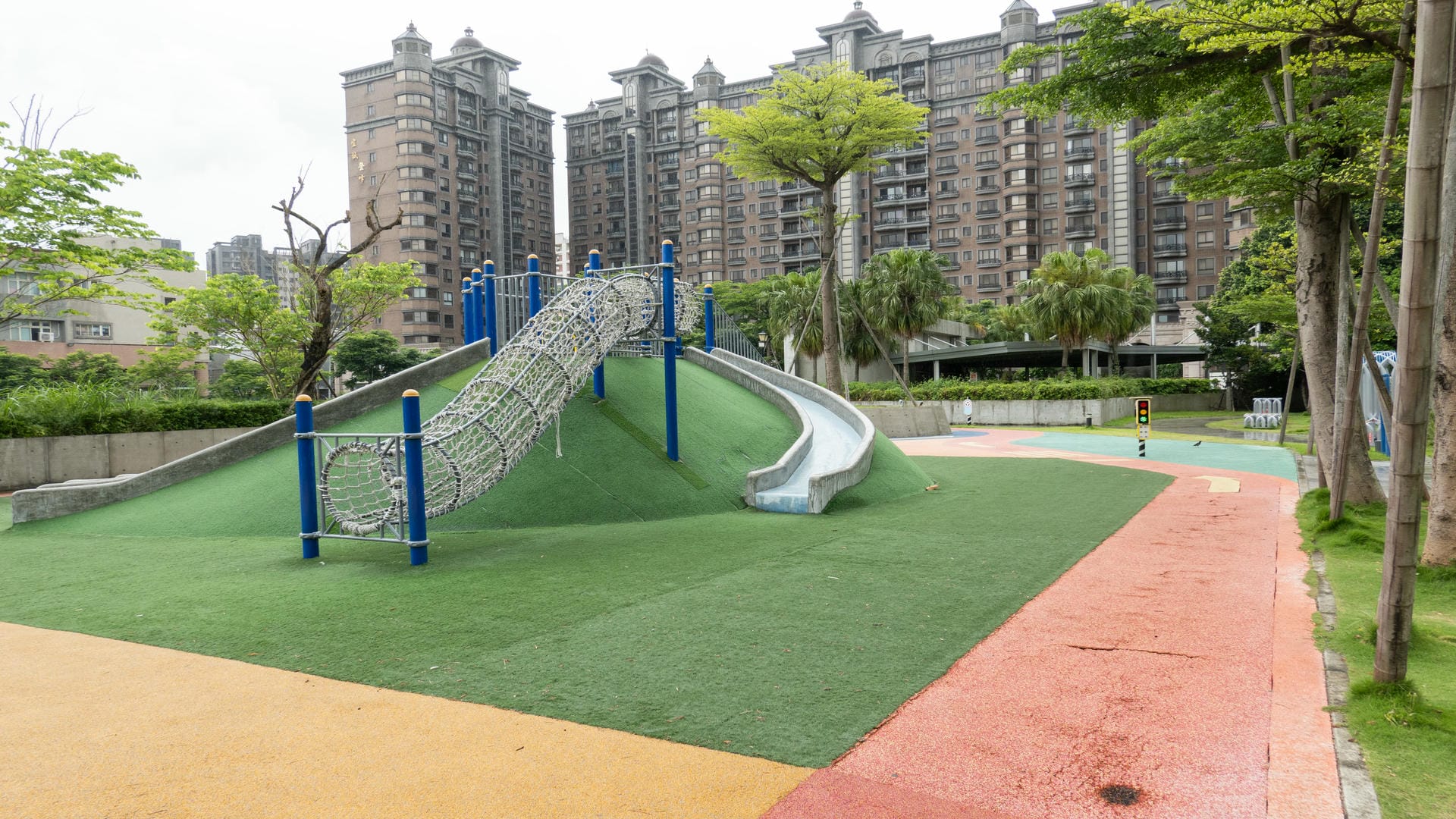 地景土丘組合遊具