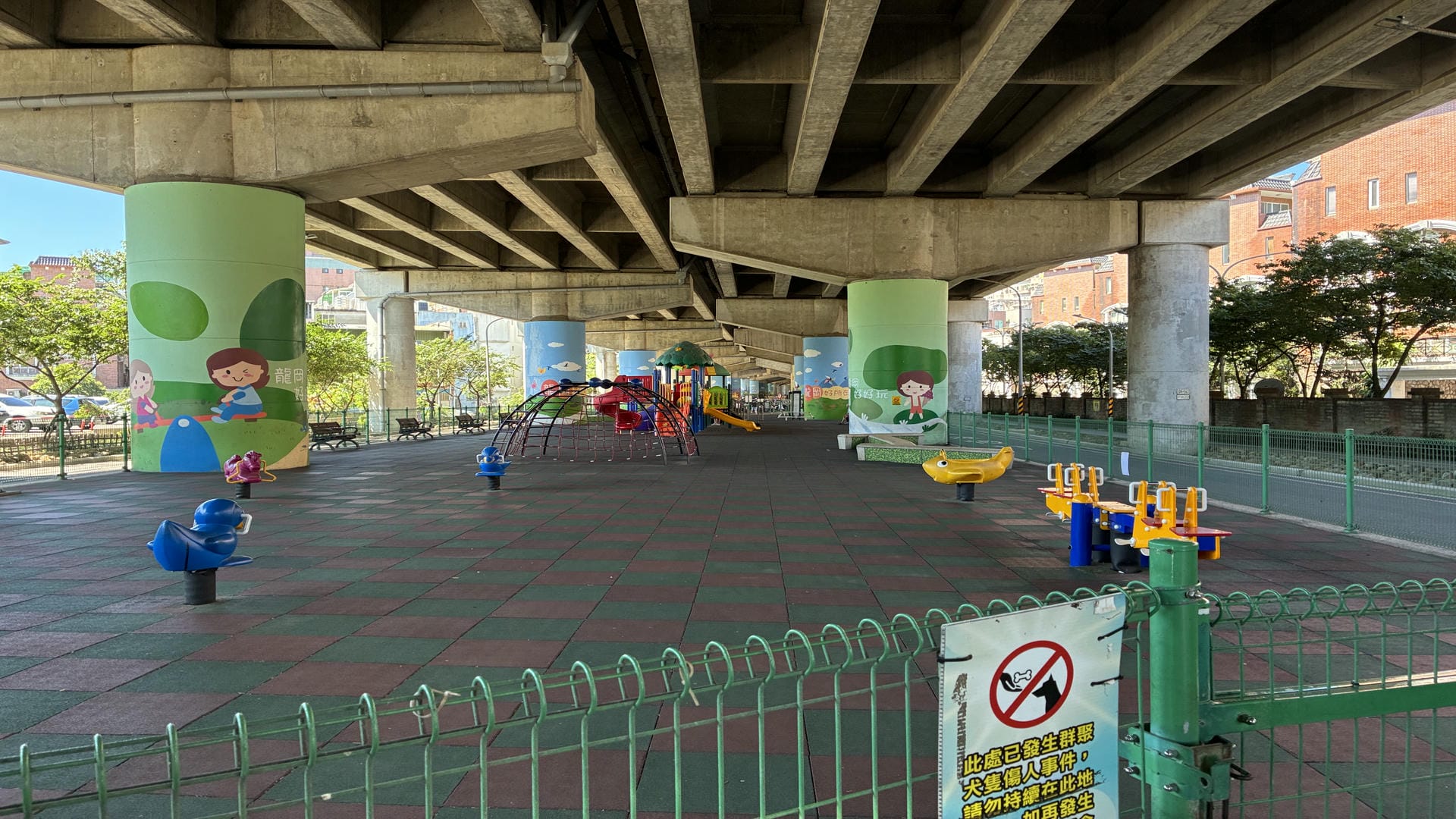 國道2號橋下(文中路~中山路段)